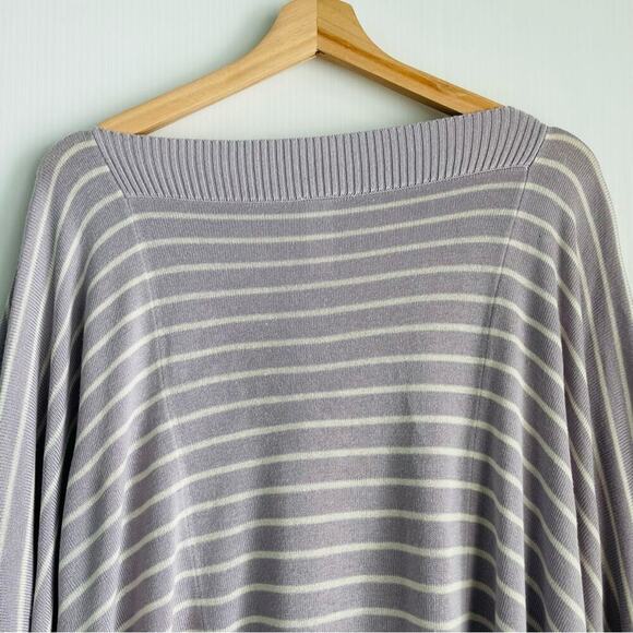 Lululemon forward flow poncho size OS purple and white - Picture 5 of 13